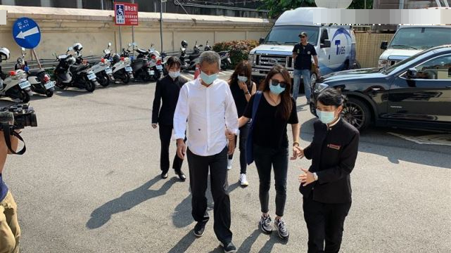 娱你有瓜|黄鸿升猝逝对家人打击大，老父每日凝视遗照，6岁外甥拒面对现实