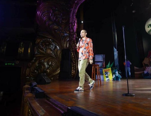 「卡姆」不止一个？脱口秀演员卡姆涉毒被拘，曝公司旗下另两名艺人也在内