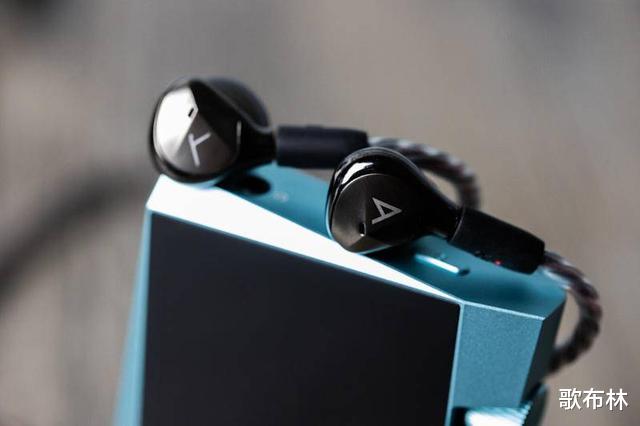 耳机|细品艾利和 A&norma SR25播放器：小钢炮更新了，这次大杯不加价