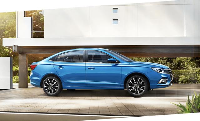 途胜|在质价比这局上,荣威i5完胜长安逸动PLUS