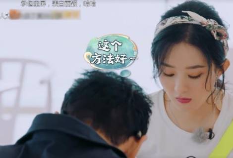 电影|赵丽颖产后暴露后遗症？吃早饭时看到脖子上东西，网友：当妈都懂