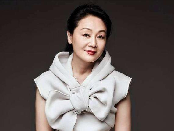 「王姬」女演员王姬一双儿女：女儿29岁闭月羞花，儿子27岁智商却只有4岁