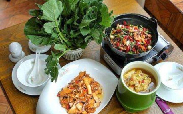 『利息』银行存钱赚利息，柜台经理：存款“这个数”，月利息就有3000元