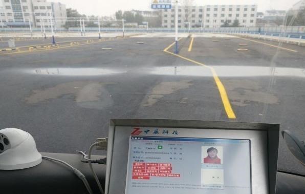 驾考新规|驾考新规推行，科目增多难度增大，没来得及考驾照的肠子都悔青了