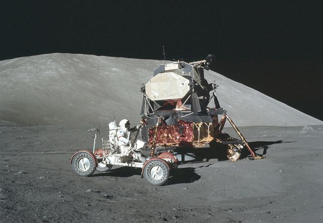 月球|4年后！一男一女将登上月球，暴露了美国的巨大野心