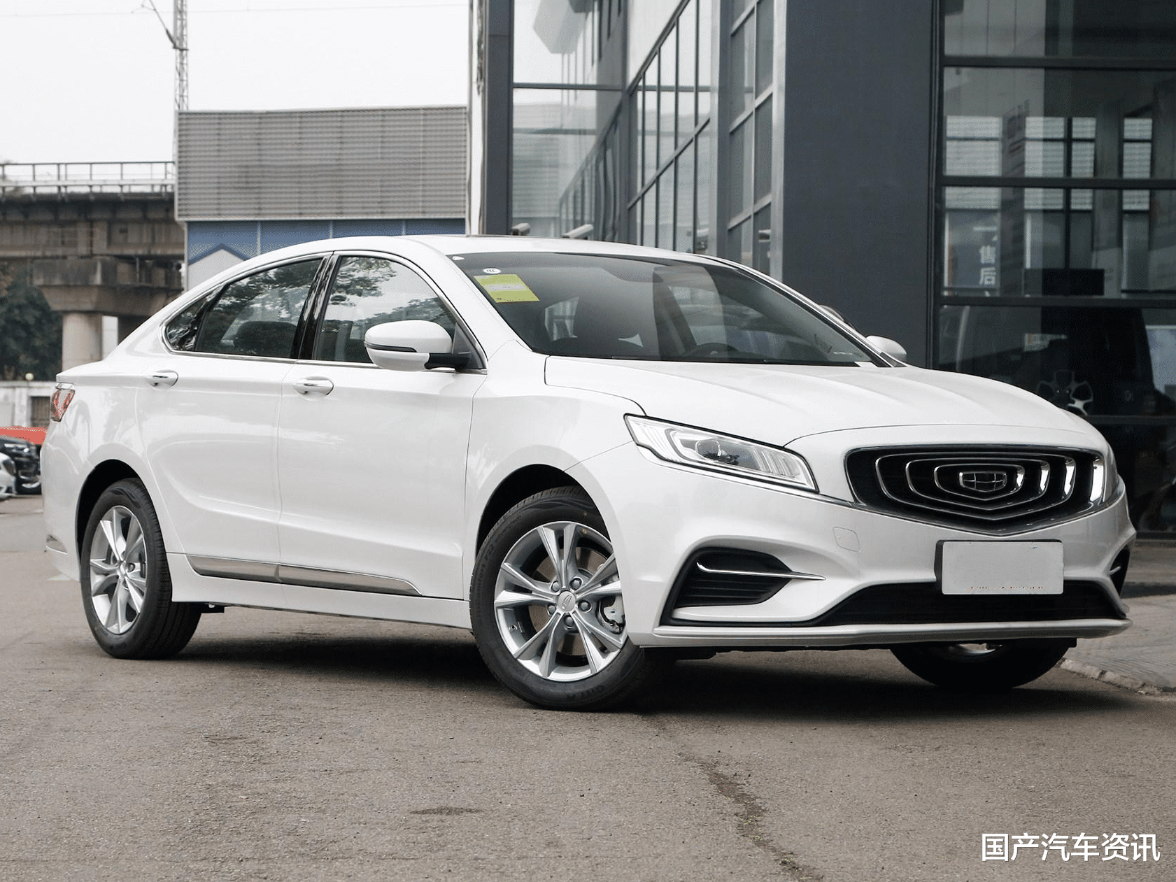 b级车|车宽1米86的国产B级车，搭载1.8T+184马力，适合年轻人