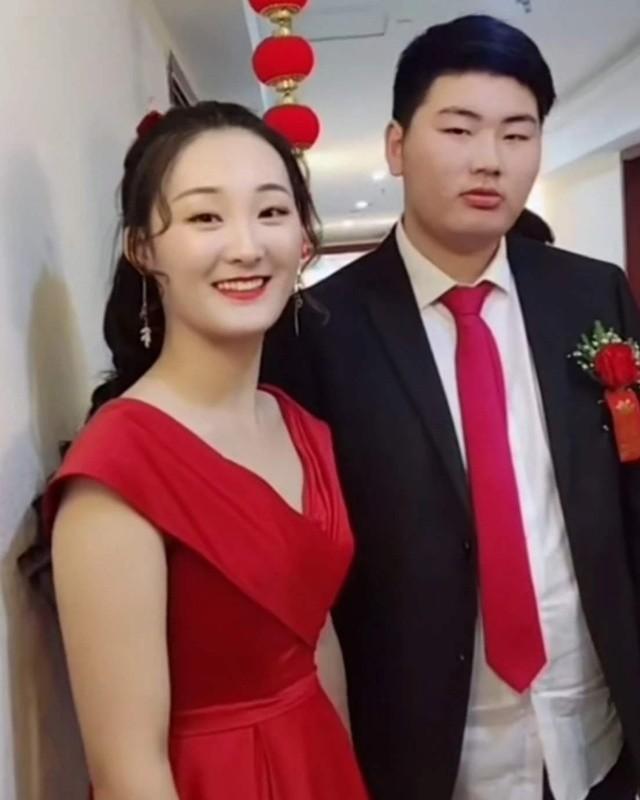 朱之文|朱之文夫妇亲自为儿媳做摊饼，环境脏乱差，陈亚男脸上表情复杂