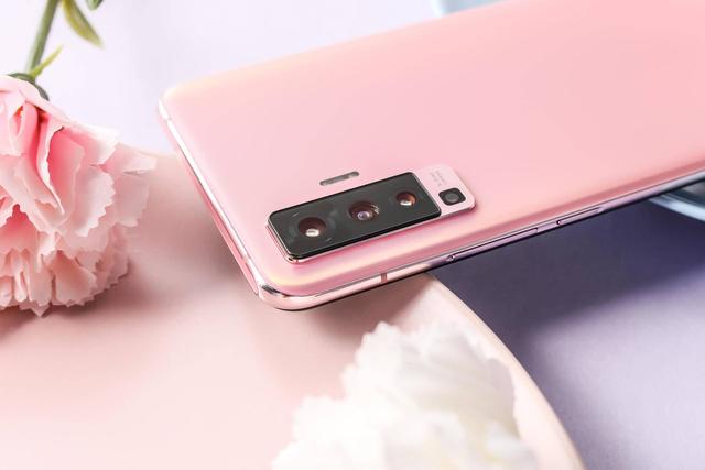 电子商务|魅力由外而内！vivo X50配色颜值高，强大影像实力轻松拍大片