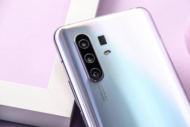 CPU|因为处理器而毁的旗舰机,各方面表现出色,却依旧无人问津!