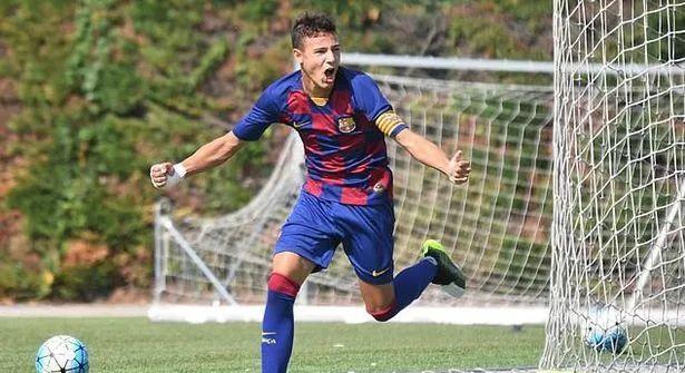 曼联▲曼联与巴萨青年队队长达成协议,下赛季加盟!出生时皮克签约曼联