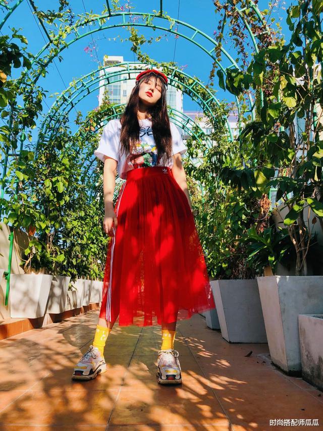 程潇|“漫画少女”程潇好绝，迷雾蓝发色配双马尾，女生看了都心动！