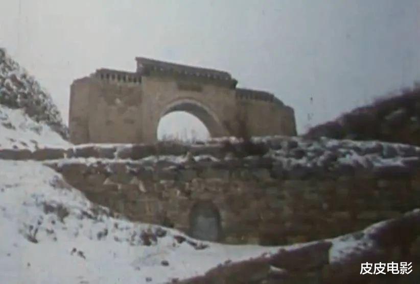 血色清晨|《血色清晨》：揭开了中国人难以启齿的隐秘疮疤，这片比剃刀无情