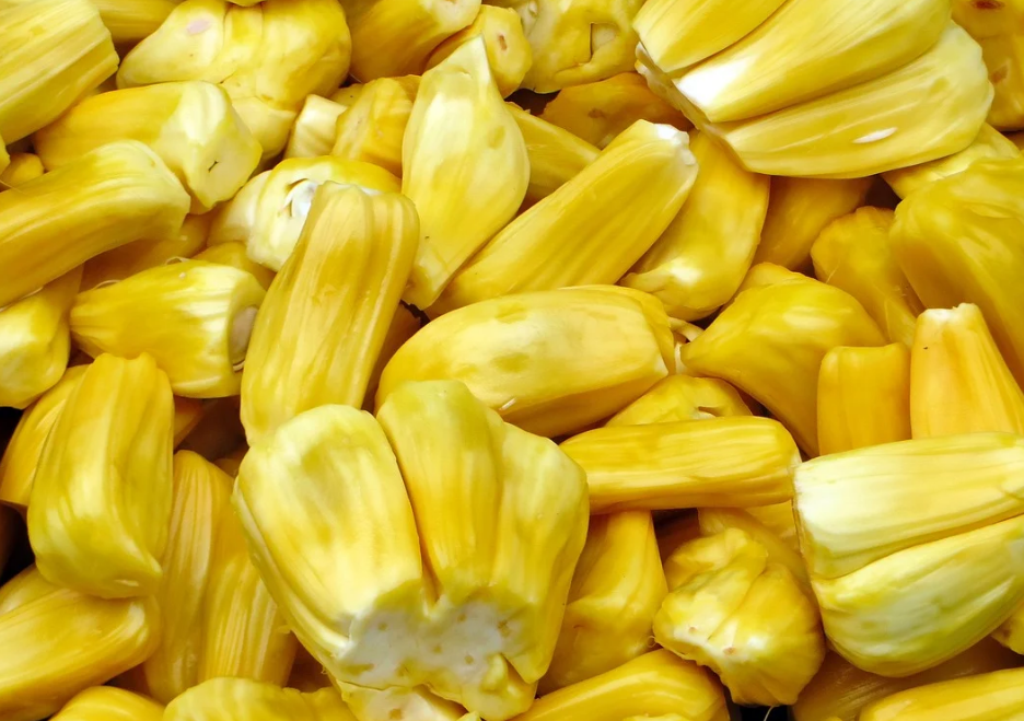 水果@为什么进口菠萝蜜，都会被砍一刀？外行人看了表示一脸懵