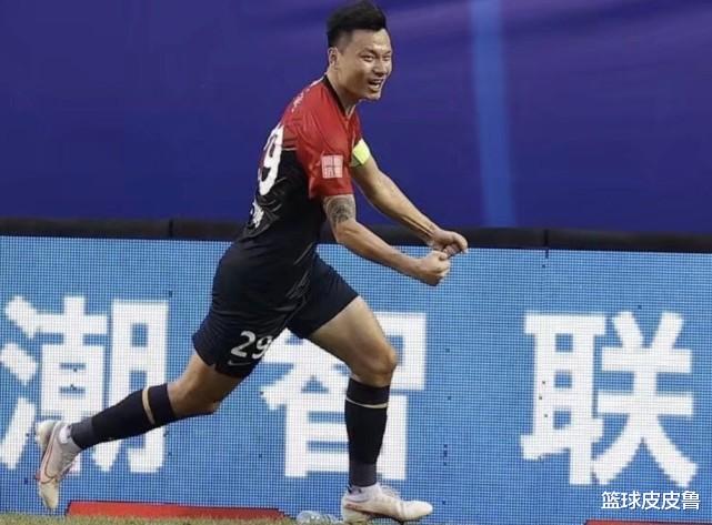 中超|中超积分榜:爆冷!深圳大胜反超恒大登顶,国安险胜居第2,富力青岛垫底!