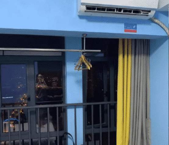 充电器|“隔壁的女孩子都会来我房子里面，说是她那边充电器不见了，她是不是对我有意思啊”哈哈哈！