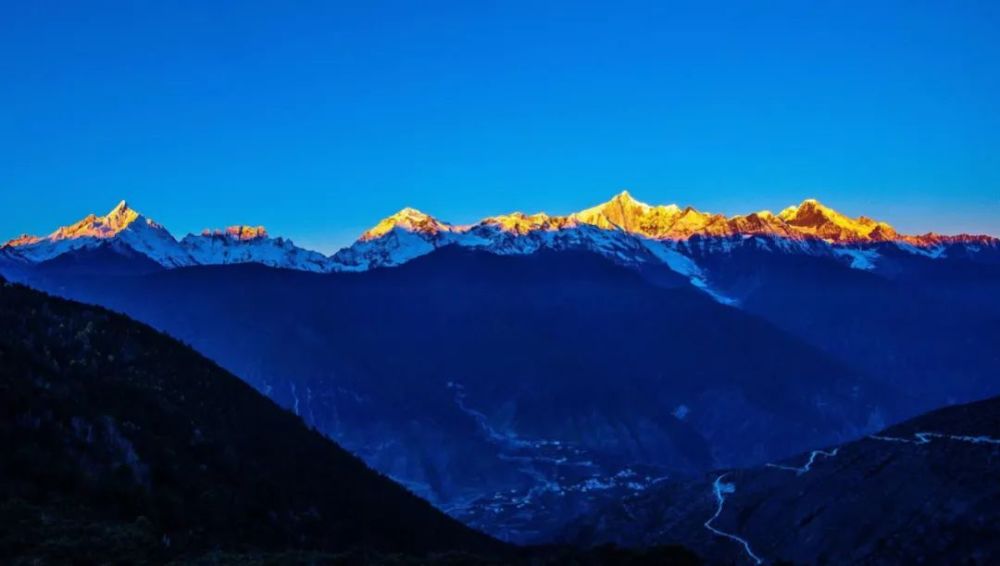 梅里雪山 滇藏线的梦幻，一半都在这座雪山