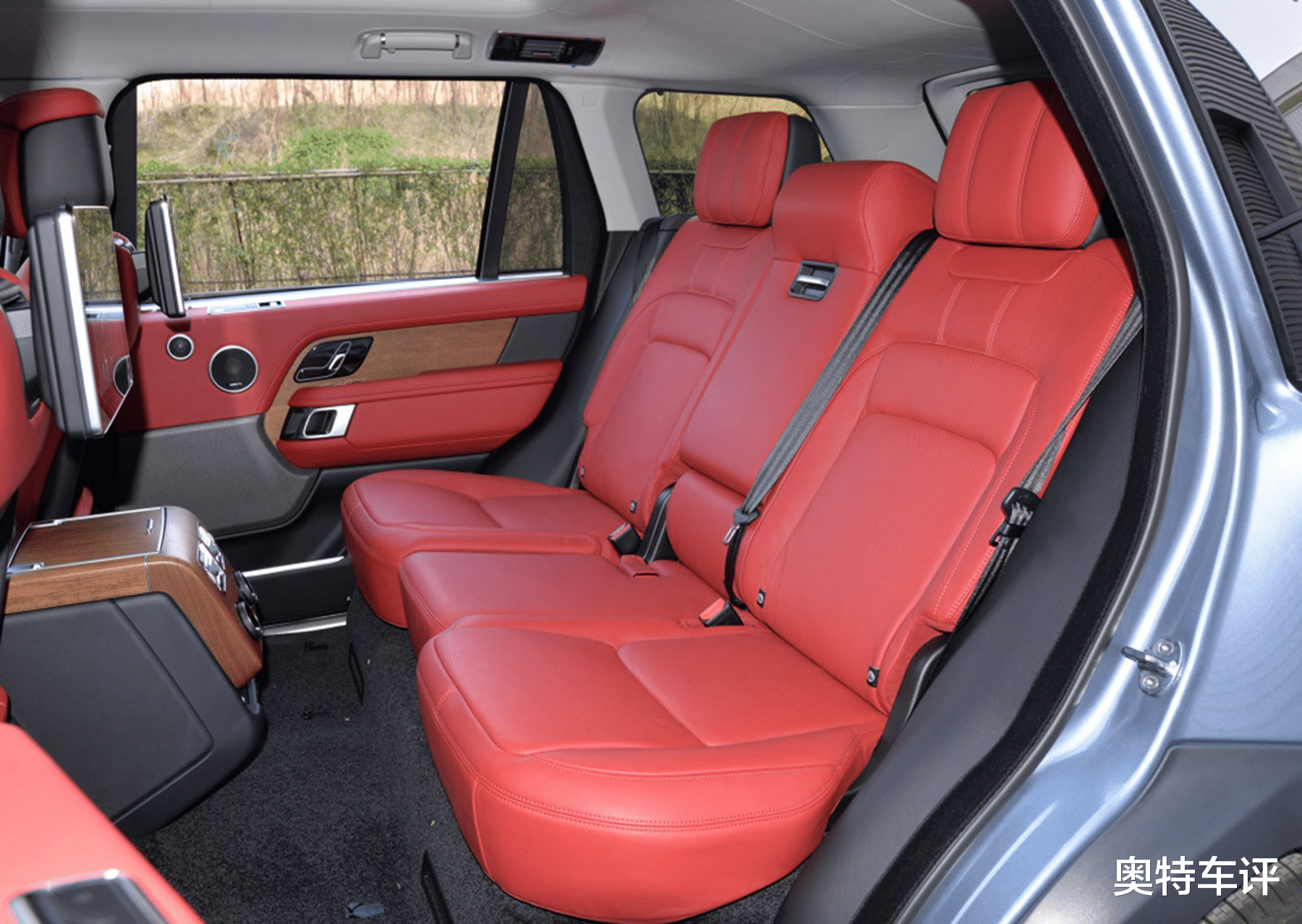 路虎揽胜|路虎打响\价格战\，揽胜一口气降50万，真的是被市场逼得吗？