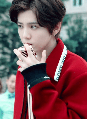 「鹿晗」看似大红大紫, 实际已无戏可拍的几位男星 ,最后一位让人意外!