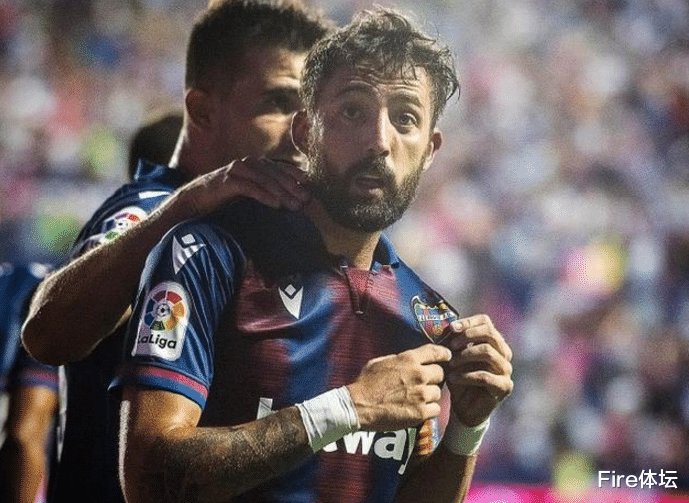 西甲▲疯狂1-1！西甲4.9亿劲旅多打1人遭鱼腩绝平，23岁铁卫两场送3点球