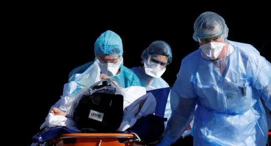 重症监护室▲意大利护士接连自杀的背后：医护人员对医疗体系有多失望？