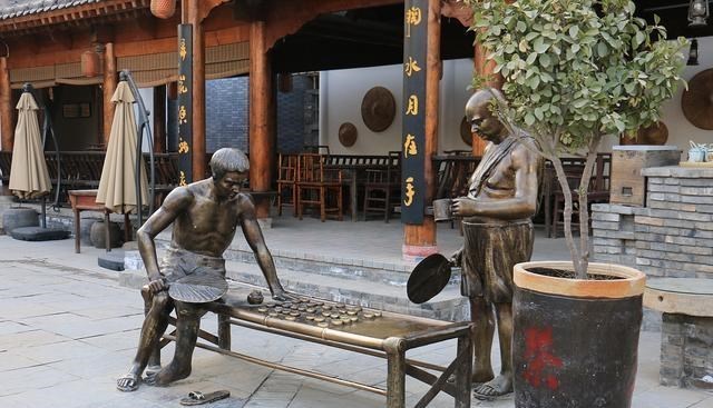 旅游业|又一座景区变“鬼城”，曾一碗面卖到30元，游客：自己作的！