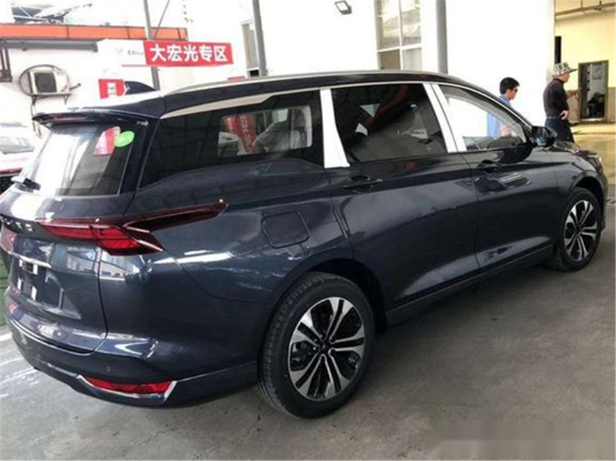 新车|五菱又现“神车”!气质不输奥德赛,大6座+魔术座椅,要迷倒一片