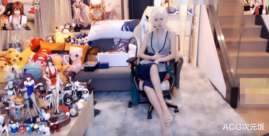 腐团儿|腐团儿婚纱COS战术后退，原以为很安全，摊开裙子后超管来了