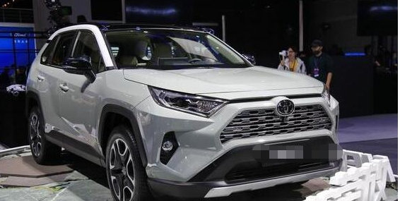 日产奇骏|想买一辆家用SUV，目前比较钟意CRV和RAV4以及奇骏！请问哪款好？