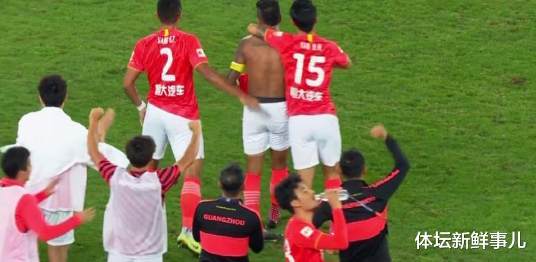 广州富力|残暴！恒大2-1富力，董路曝内情，卡帅遭炮轰，谁注意保利尼奥举动