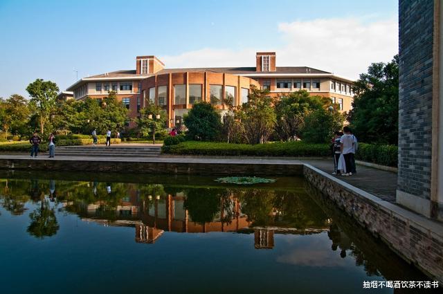 「留学生」大学教师：这类专业不要选，三个方面注定前景黯淡，考研要换专业