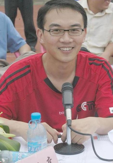 【郎永淳】辞职央视为发妻治癌，郎永淳在11：53分发悼文追思，网友：节哀