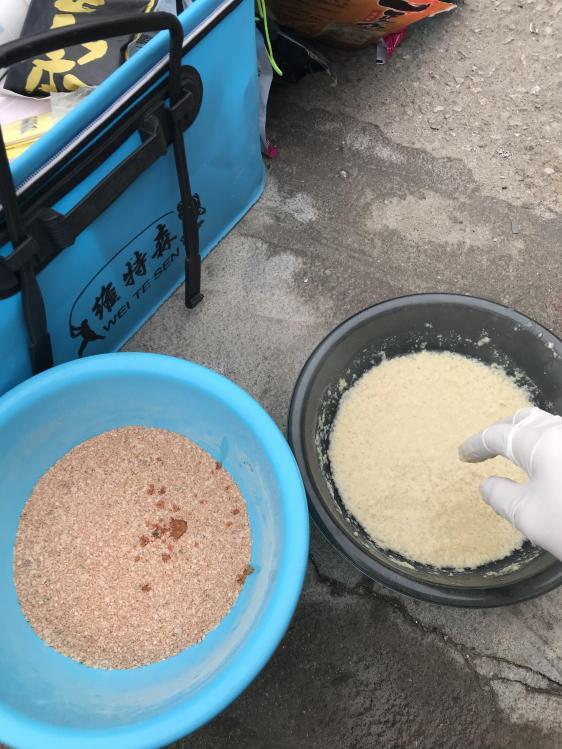 『鲫鱼』什么样的鱼竿才是好鱼竿？新手选鱼竿这样选，选极品竿 百试百灵