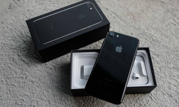 【操作系统】最廉价的iPhone诞生，价格仅2898元，看似便宜实则鸡肋