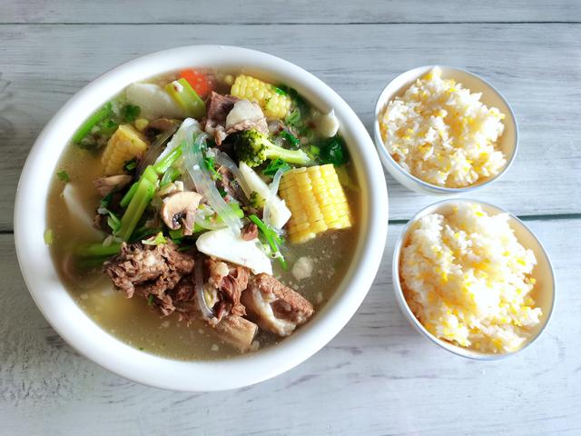 香芹|老两口的晚餐只有一个菜，简单省事，网友：天天都想吃这样一个菜