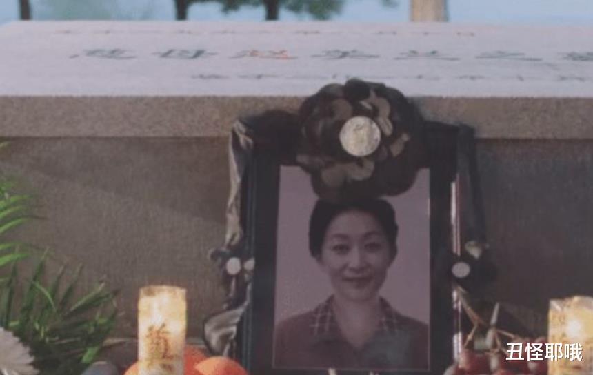 ▲演员拍死人戏被用遗像有讲究，谁都会特别忌讳，导演是要有表示的