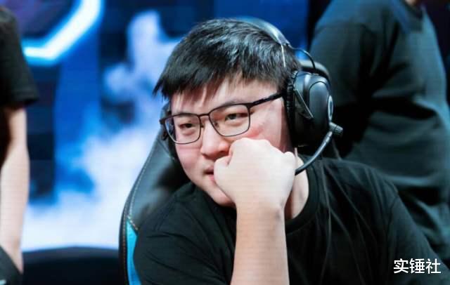 「Uzi」乌兹真的不行！斗鱼全面封禁Uzi弄懵PDD，被迫改房间名字引热议