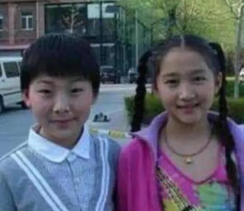 【姐姐】有种“不公平遗传”叫关晓彤家，上帝吻了妹妹的脸，却把姐姐关晓珊遗忘了！