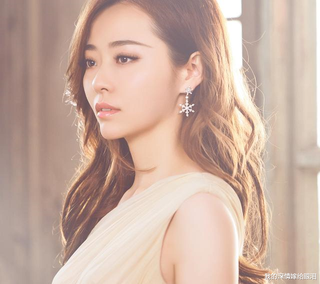 张靓颖|张靓颖谈被前夫骗财传闻，用歌词官宣恋情，大方回应绯闻