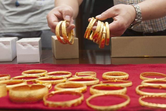 「孙正义」如果在1980年用一万元人民币购买黄金，放到现在值多少钱？