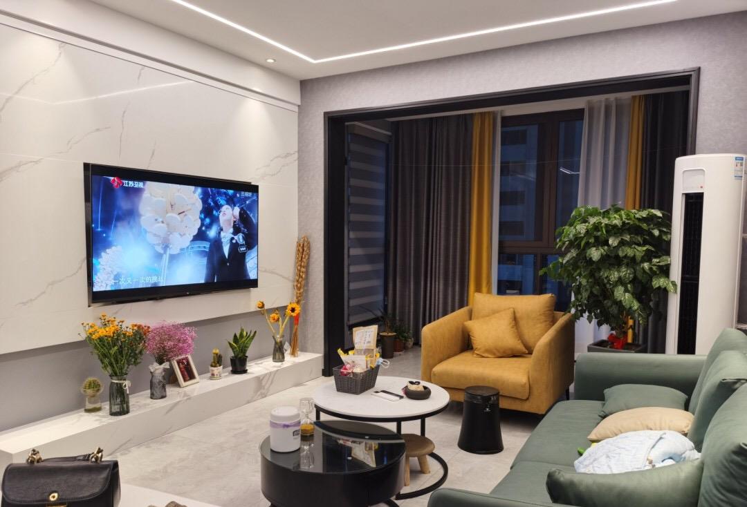 |110平现代简约风格,全屋无主灯的效果很舒适,不要电视柜真机智