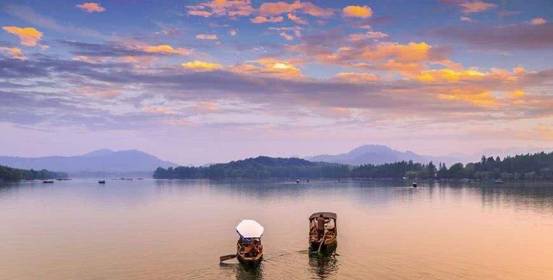 |中国最吸金的湖，一年收入2751亿元，游客：这里的水比石油更贵