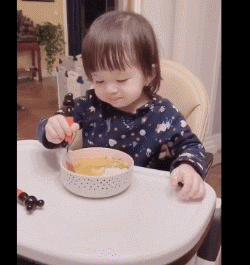 樊少皇|樊少皇女儿被误认成小男孩，妈妈基因太优秀，星二代颜值巅峰吧？