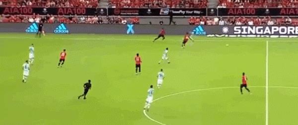 曼联▲曼联右边路长城，英超左边锋噩梦，5000万镑的万比萨卡值不值