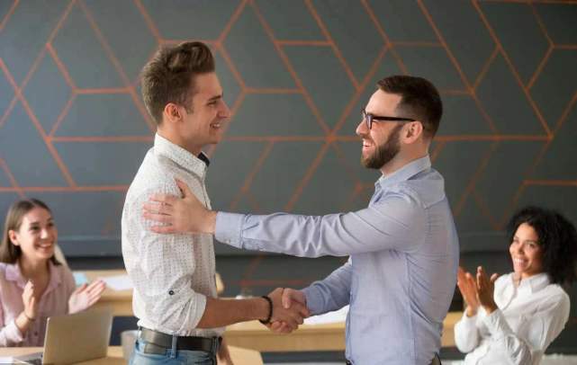 |在职场上如何做到明哲保身？