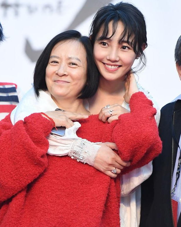 白百何：从被传开除到京圈太子妃，白百何的上位之路，可没你想的那么简单