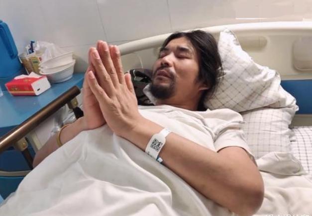 面筋哥|面筋哥确诊肺癌晚期，病弱卧床有气无力，漂亮女儿是其最大遗憾