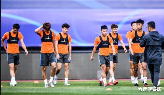 上海申花|鲁能战申花首发11人浮出水面：4外援出战，意大利锋霸回归首发领衔攻击线