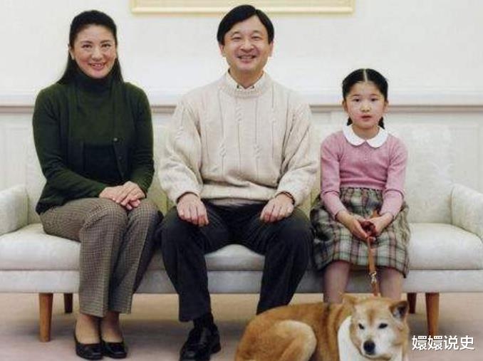 章泽天@爱子公主女大18变！遗传雅子皇后美貌基因，变瘦后撞脸奶茶妹妹