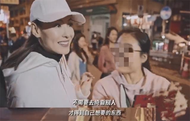 张柏芝|生父基因强大？张柏芝三胎小儿子近照曝光，头发偏黄卷翘不像妈妈