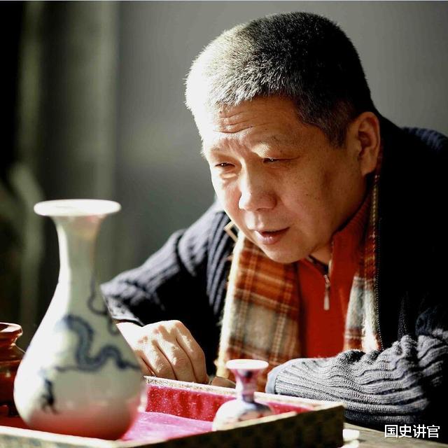 『』6000元买的明代黄花梨桌子，2个民工抬了一下，马未都大呼上当